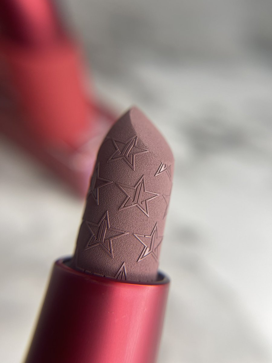 BlendingBrandi's tweet photo. @JeffreeStar what does is take to be on your pr list? 😦Literally my life goal would be complete 🥺 here are some shots I’ve taken of/with your products. https://t.co/YcoDmCmGlQ