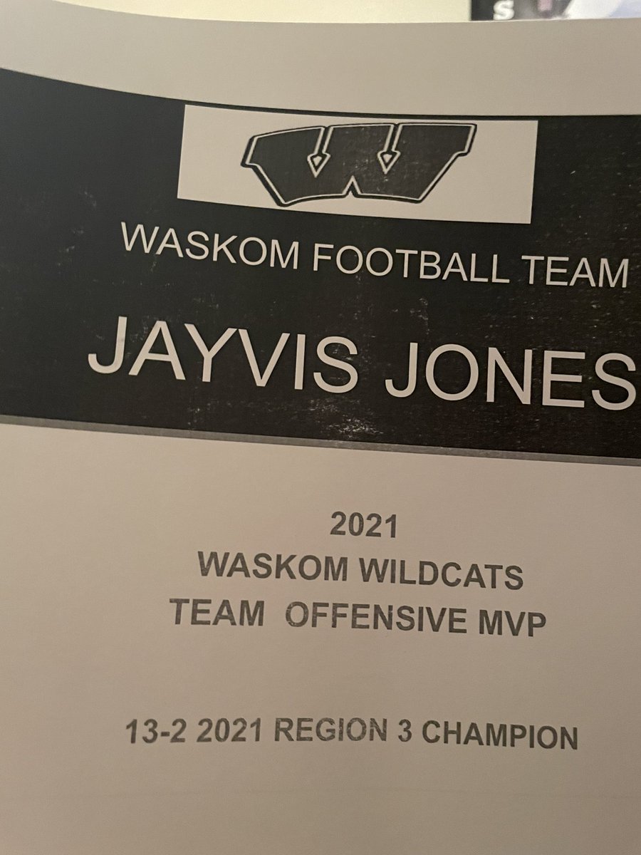Jayboogie126's tweet photo. Gotta couple rewards tonight at the athletic banquet . My last one of my high school career !! A lot of memories I’ll never get ❤️ https://t.co/1h2fyMG5l7