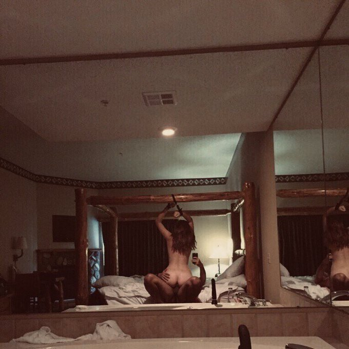 Orgasmo de noche tweet media