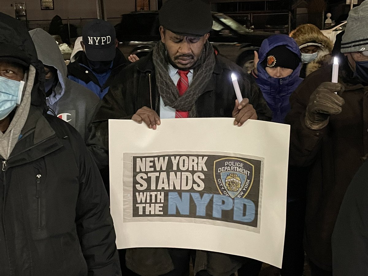 LSchmidtFox5's tweet photo. New York Stands With The NYPD
Community members at vigil tonight at 113 Precinct in Jamaica, Queens grieving the Loss of Officers Jason Rivera & Wilbert Mora of the 32 Precinct in Harlem.
#nypd #vigil #jasonrivera #wilbertmora #113precinct #queens #jamaica @fox5ny https://t.co/7I1s0ZZ0Ff