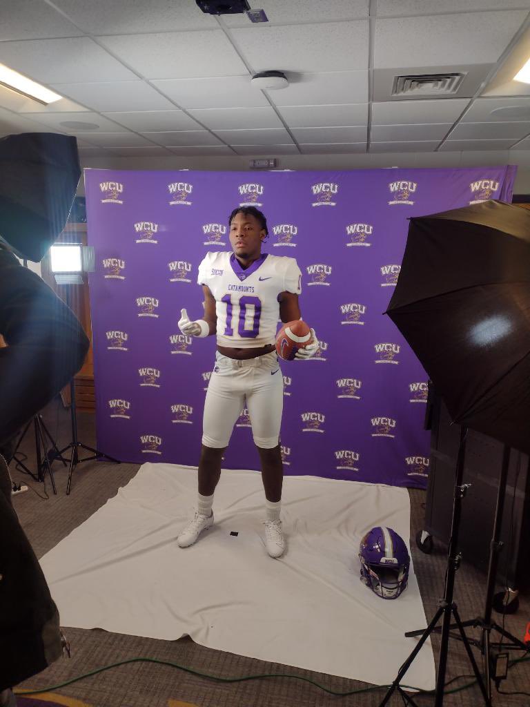 ChristianWj8's tweet photo. Enjoyed my visit this past weekend at Western Carolina.thanks for the opportunity @Coach_Hinds @CoachThomas_59 https://t.co/8nSvvM0lKL