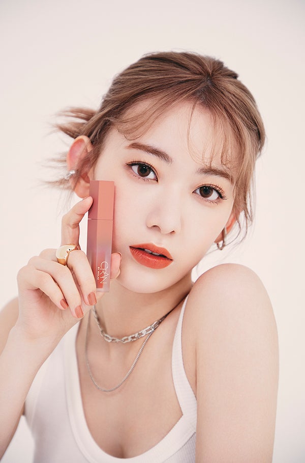 SakuratanFC on Twitter: "CRAN BY MOLAK Produced by Miyawaki Sakura  Terracotta Orange https://t.co/Y2OTnSVYFH #miyawakisakura #宮脇咲良 #미야와키사쿠라  #CRANBYMOLAK https://t.co/dxYNKeQOGX" / Twitter