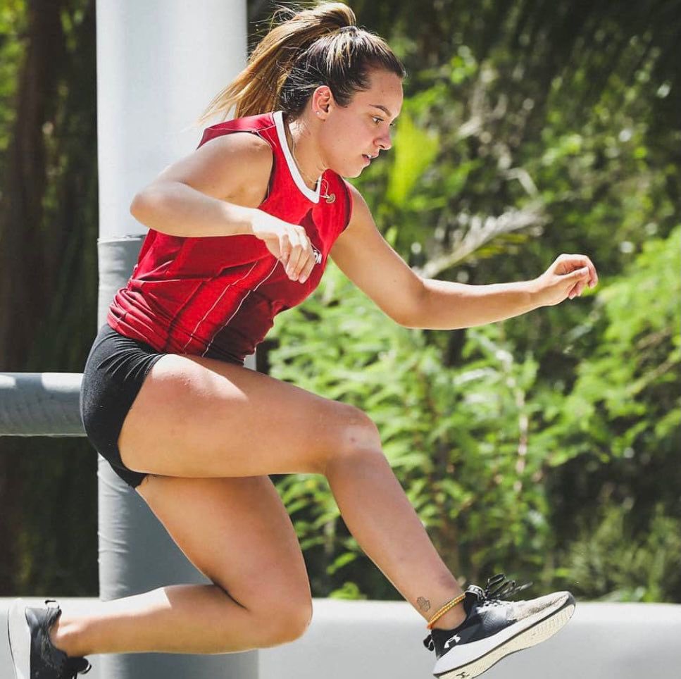 SoleSurvivoor's tweet image. Ana es la única que no ha regresado a Exatlon desde hace un año y medio, viene del virus, viene de su operación en la rodilla y no ha estado practicando por organizar su boda, literal vino por nosotros! Para mi es una CAMPEONA

#HeliudStar
#RegresamosConAna