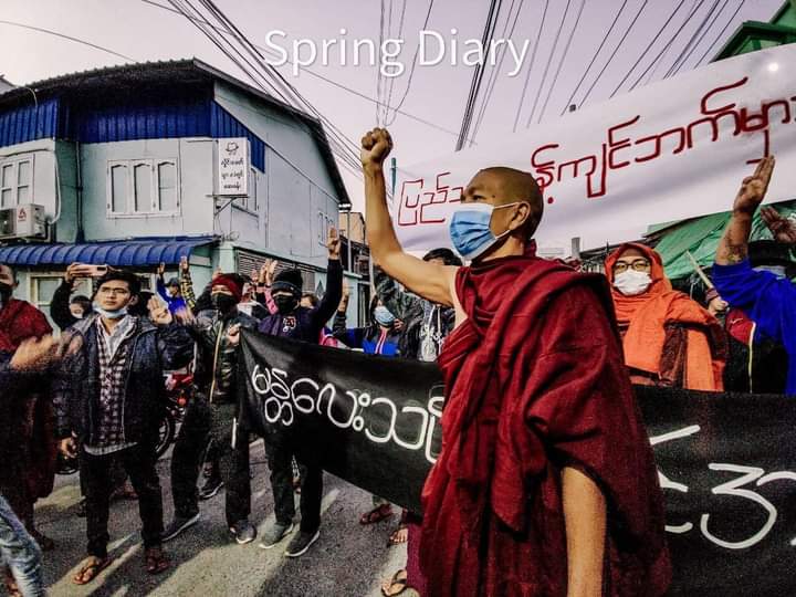 b3rry_y's tweet photo. It has been 1 year since military coup, and Mandalay Coalition Strike against the coup continues on the streets. Protestors urge people not to go out between 10 am &amp; 4 pm today in Silent Strike.

#RedCampaign_1YearOfRevolution
#2022Feb1Coup #SilentStrike
#WhatsHappeningInMyanmar https://t.co/uAdgt37Ost
