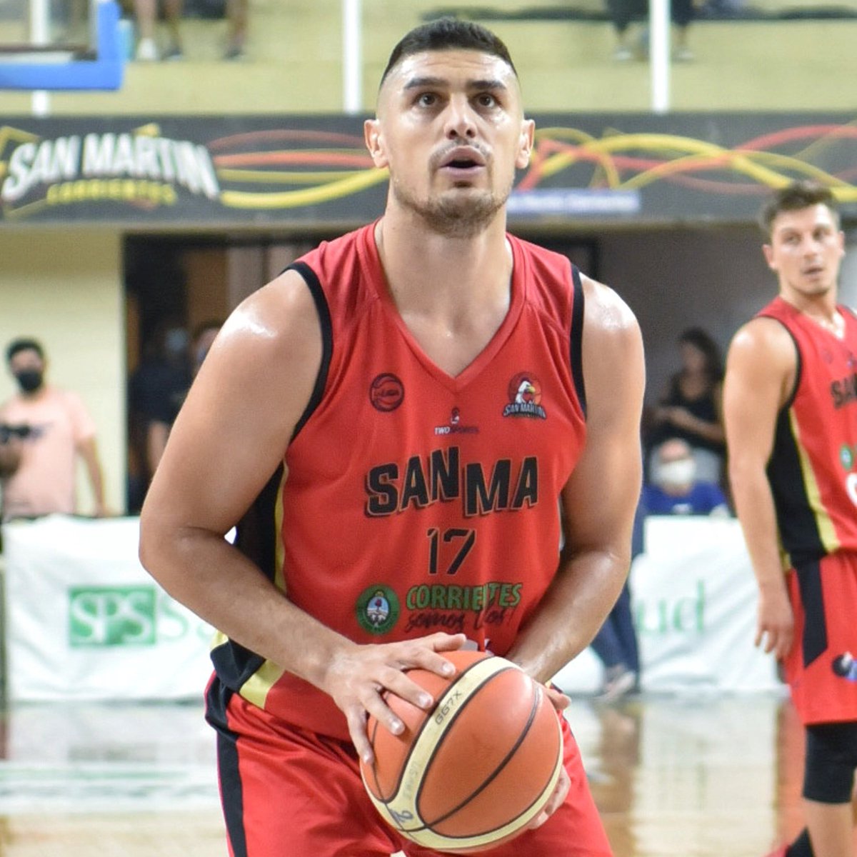 🏀 Con 13 pts en la victoria de <a href="/CSM_Corrientes/">San Martín Ctes</a> sobre Atenas, <a href="/emilianobasabe/">emiliano basabe</a> pasó los 3⃣0⃣0⃣0⃣ en la <a href="/LigaNacional/">La Liga</a>. Tiene 3002 en 405 partidos.

📸 Prensa San Martín.