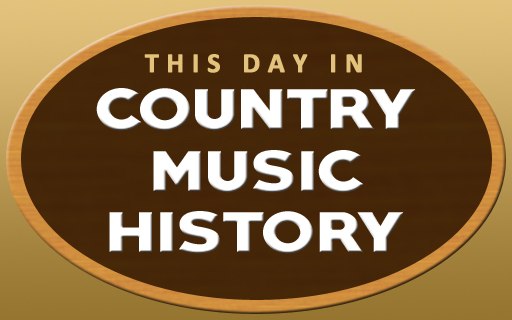 Feb. 8, 2005 : 'BNA releases 'Totally Country Vol. 4,' feat. Alan Jackson, Gretchen Wilson, Joe Nichols, Kenny Chesney, Blake Shelton, Big & Rich, Gentry, Lonestar, Toby Keith, Brad Paisley, George Strait, Sara Evans and Clay Walker' @blakeshelton @gwenstefani #Shefani #Gwake https://t.co/Yu9Il8E8Ep