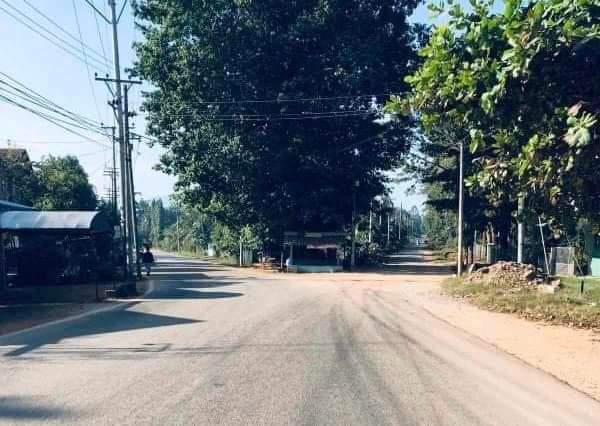 One year full of Military Coup, people of Dawei's #Launglone tsp joined the #SilentStrike on today.

#RedCampaign_1YearOfRevolution
#2022Feb1Coup
#WhatsHappeningInMyanmar