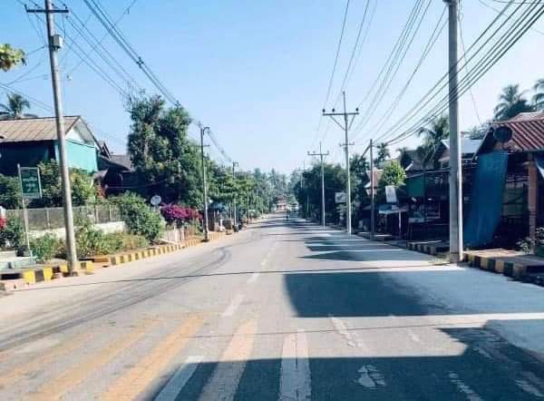 kiskha_'s tweet photo. One year full of Military Coup, people of Dawei's #Launglone tsp joined the #SilentStrike on today.

#RedCampaign_1YearOfRevolution
#2022Feb1Coup
#WhatsHappeningInMyanmar https://t.co/Qw7AMic1NA