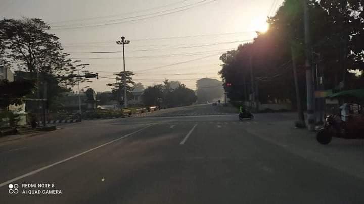 b3rry_y's tweet photo. Kachin State, Myitkyina's Silent Strike this morning. We will not be silenced about the military coup.

#RedCampaign_1YearOfRevolution
#2022Feb1Coup #SilentStrike
#WhatsHappeningInMyanmar https://t.co/be67NxtOyO