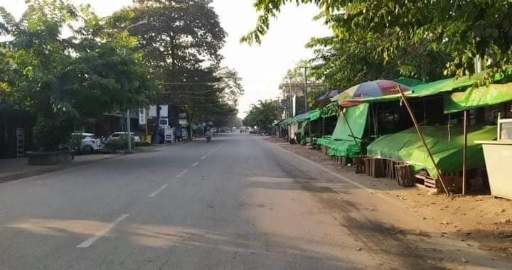 Kachin State, Myitkyina's Silent Strike this morning. We will not be silenced about the military coup.

#RedCampaign_1YearOfRevolution
#2022Feb1Coup #SilentStrike
#WhatsHappeningInMyanmar