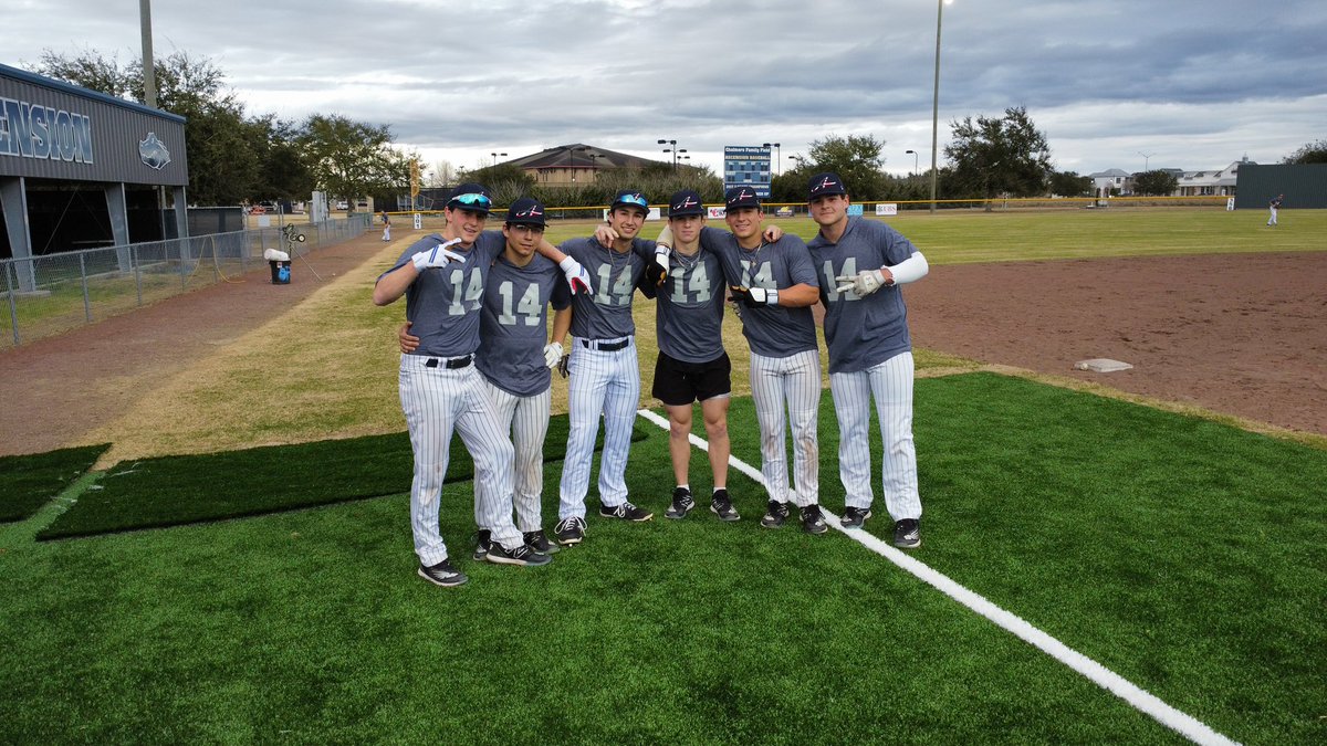 BlueGatorsBSB's tweet photo. Fun to Coach These Guys everyday 
@LoganOverton10 @BlaiseBlancher @_millsaustin @barrett_hebert @BreauxCarter  @LSQUARED33 @blue_gators GATORUP https://t.co/BZ5sKUkHu1