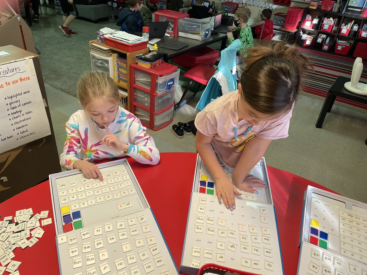 Loved using our <a href="/ReallyGreatRead/">Really Great Reading</a> #hdwordkits for the first time. My <a href="/officialSPS/">Springfield Public Schools</a> students didn’t want our group time to end!