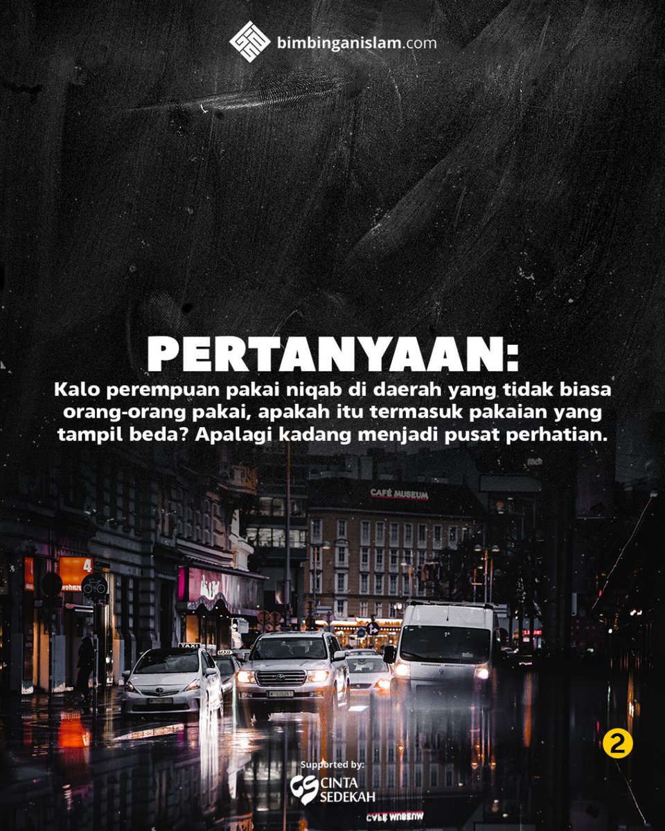 Ayol niqob kiygan holda onanizm qiladi.