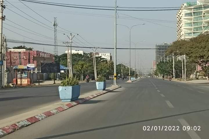 ec_chawlay's tweet photo. Such the day-spring views of #MandaLay , said that silent voices or loudest slogans .

#WhatsHappeningInMyanmar 
#2022Feb1Coup #SilentStrike 
#RedCampaign_1YearOfRevolution https://t.co/CaEbRPR0Vx