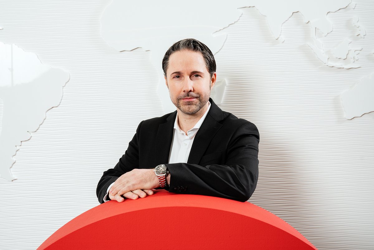#International, #digital and #diverse into the future: From February'22 Marwin Ramcke is the new CEO of the <a href="/eos_solutions/">EOS Group</a> group. In the interview, Marwin talks about his #plans, the fast-moving world and the shifting #leadership challenge. The interview: direc.to/h9kR