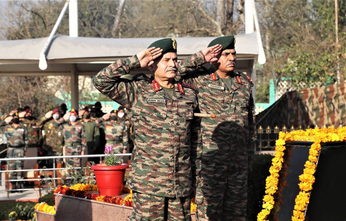 adgpi's tweet photo. Lieutenant General Upendra Dwivedi assumed the command of #NorthernCommand today. In a solemn ceremony, #ArmyCommander paid tribute to #Bravehearts at #DhruvaWarMemorial #Udhampur.

#IndianArmy
#InStrideWithTheFuture
#AmritMahotsav https://t.co/AfOzpfUVmu