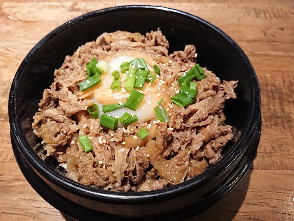 misslokenglish's tweet photo. Beef bowl with an🥚
#eatingagain😂 https://t.co/CviYVqJ1qB
