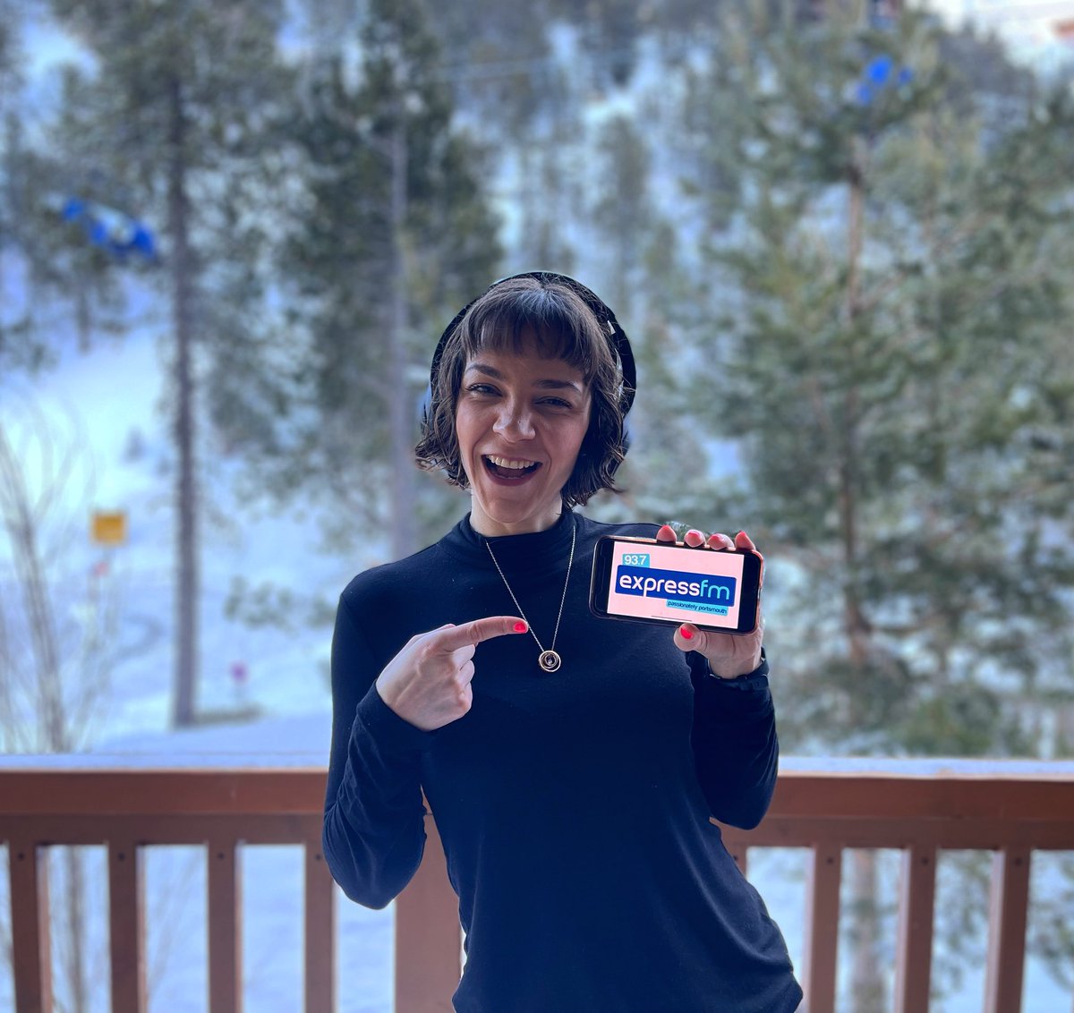 Tonight @ 7pm, my track History will be played on 93.7FM <a href="/ExpressFM/">Portsmouth’s Express FM</a>! 

A huge thank you for Geoff &amp; <a href="/AdrianCollis/">Adrian Collis</a> for the opportunity 🙏 #ukmusic #expressfm