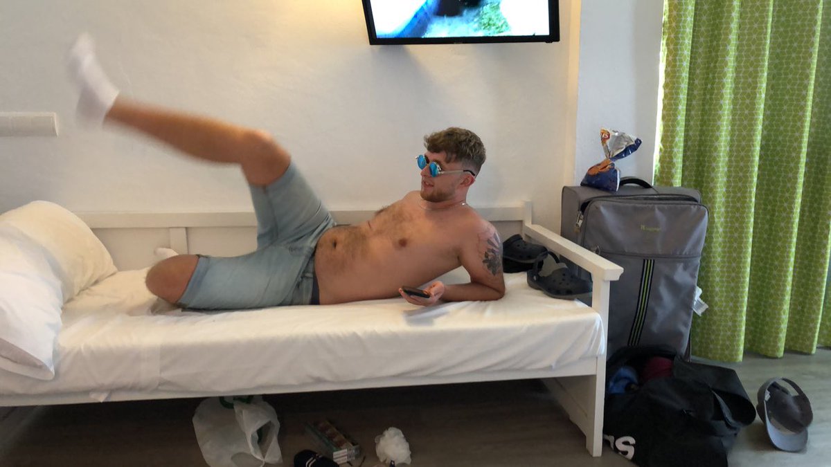 Luke_Utting's tweet photo. @jamie_humphreys  happy birthday Brother. Hope you have a great day https://t.co/jZy9Inbnsm