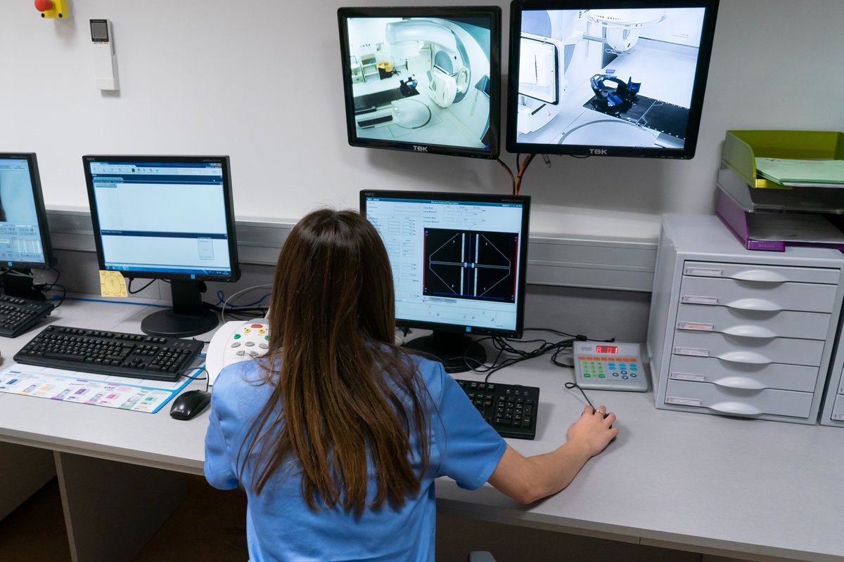 En el #ciclosuperior de Radioterapia, los estudiantes viven con su profesión desde el minuto uno. Accede desde Bachillerato sin la EBAU y desde Grado Medio. ¡Matrícula abierta!

escuelaclinicamompia.es/ciclos-de-grad…

#EligeEscuelaMompía #MatrículaAbierta2022 #TécnicoDeRadioterapia