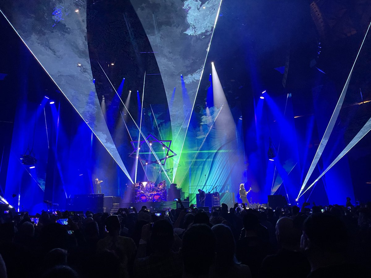WHR177's tweet photo. Going to a @Tool concert is something that cannot be described in words!!! #toolconcert #ToolArmy https://t.co/SHFJyMET4Q