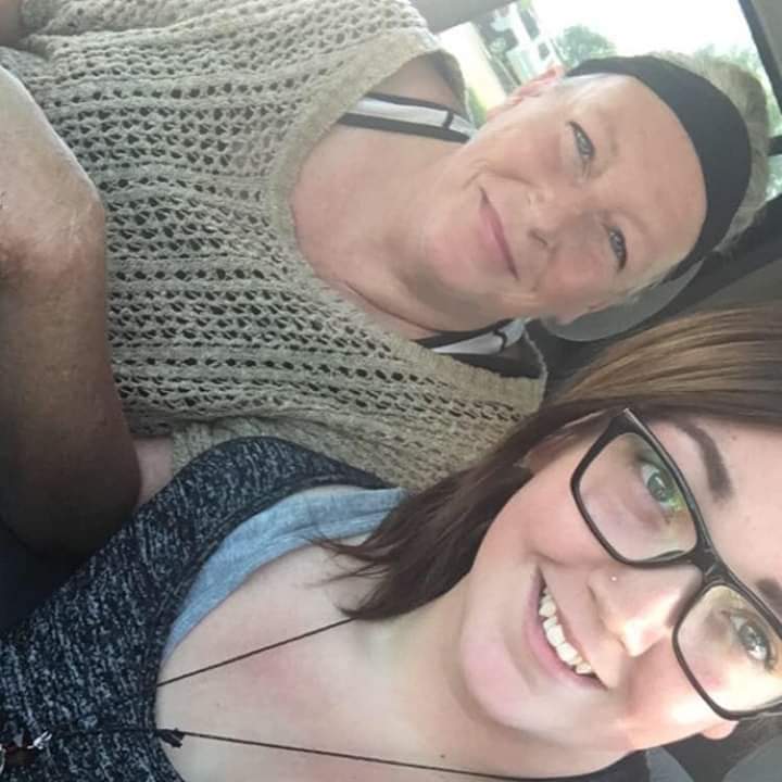 LunaNikki_'s tweet photo. I dont post personal things, but today I want to honor my mom. Its been 2 years to the day and almost hour of her passing. I miss her greatly. 
#cancersucks #breastcancer #awarness #DebtheWarrior #CancerAwareness https://t.co/Kas6jImNy8