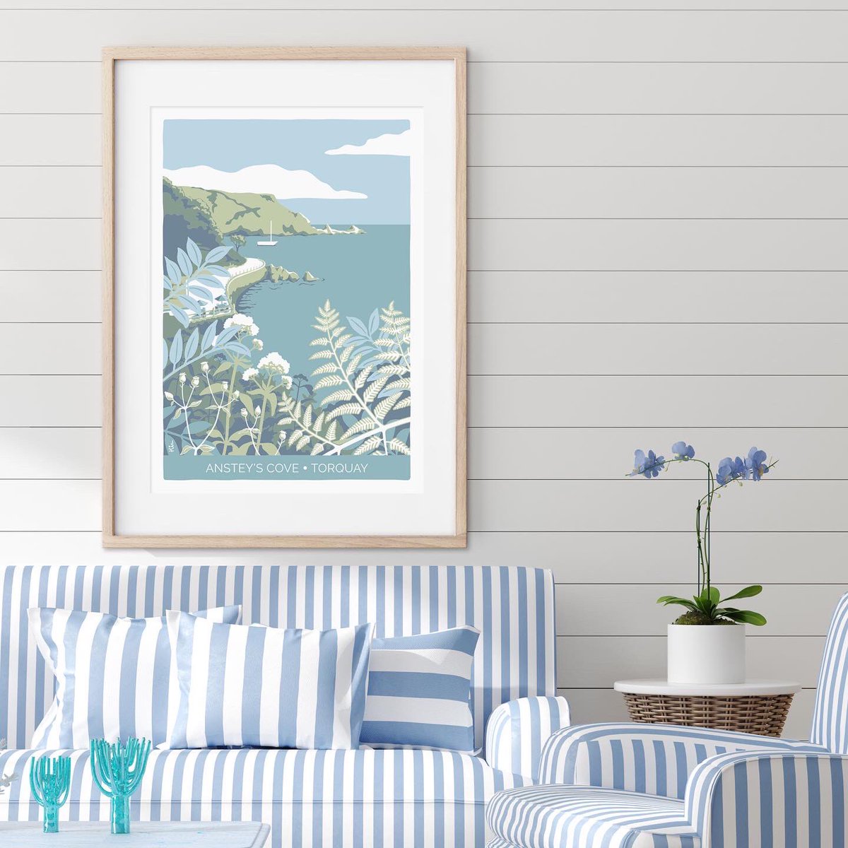 My latest illustration featuring Anstey’s Cove in #Torquay is now available on pre-order, so to guarantee your copy hot off the press visit etsy.me/3ALzJwx
#TorbayHour #etsyartist #vectorart