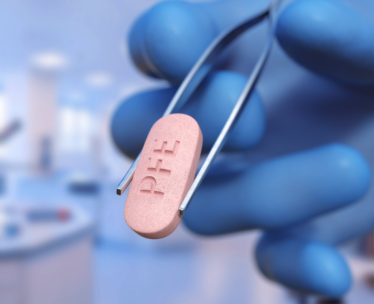 💊¿Cómo funciona #Paxlovid, el primer medicamento por vía oral contra el #COVID19? 

✅ Demostró una reducción significativa (88-89 %) del riesgo de hospitalización y muerte en pacientes con patologías previas. 

👉cutt.ly/1OcD3rs <a href="/pfizer_spain/">Pfizer España</a>
