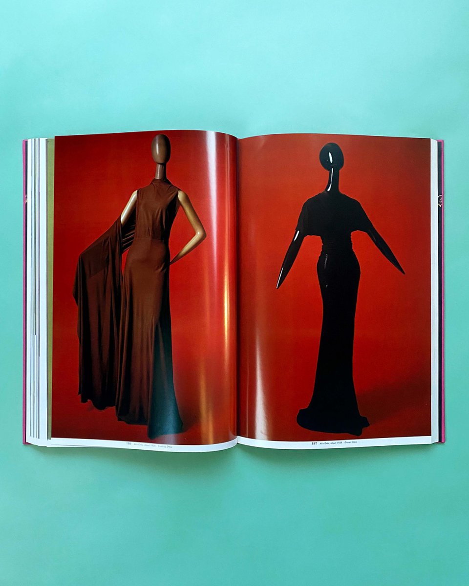 acnestudios's tweet image. #FromtheLibrary: Inventive Clothes 1909-1939 by Diana Vreeland.

A catalogue of the exhibition of the same name, held at the National Museum of Modern Art, Kyoto in 1975. It compiles work by the fashion innovators of the first half of the 20th century.