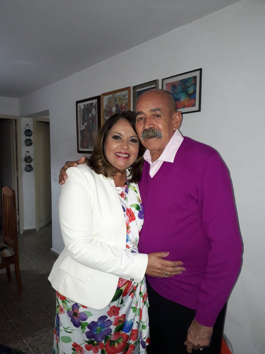 Cuando llegué a mi casa me esperaba mi amigo de siempre.Gracias infinitas por las muestras de cariño.Sigo en la marcha de todos.Un abrazo. #CubaVive y todos con ella.