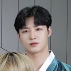 _noon_57's tweet photo. 진심 너무,,, 너무,, 예뻐,,,,, https://t.co/11iF8yXo1E