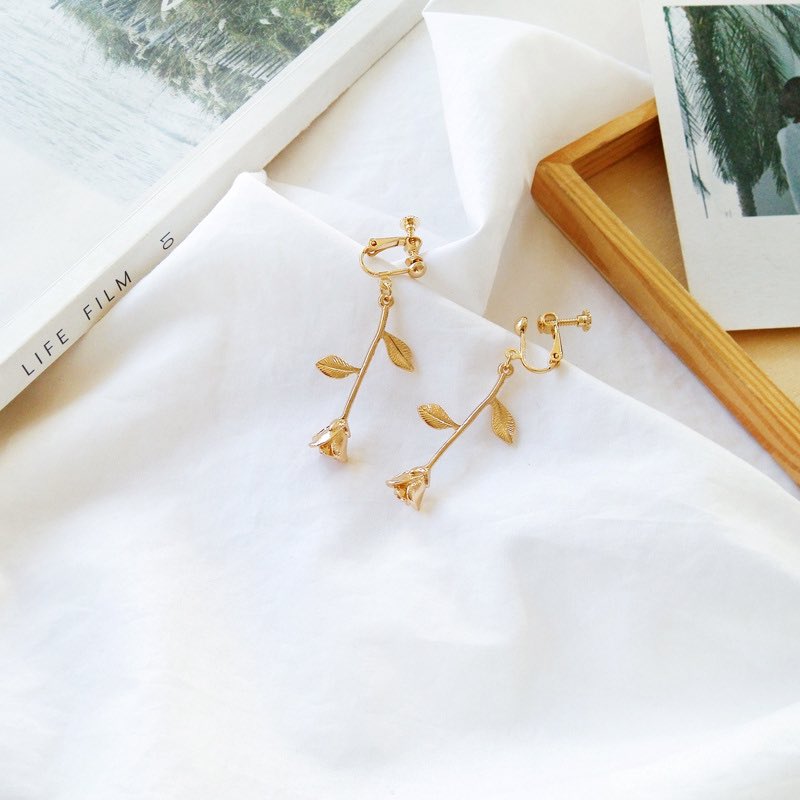 whoami_salty's tweet photo. ／
おしらせ
＼

2月はイヤリング•ピアスを大量入荷予定♥！
中旬から下旬に続々入荷予定です✨
お楽しみに〜◡̈♡！

🛒 https://t.co/849KypK27M

#韓国雑貨 #韓国雑貨屋salty https://t.co/llzjf1nGU0