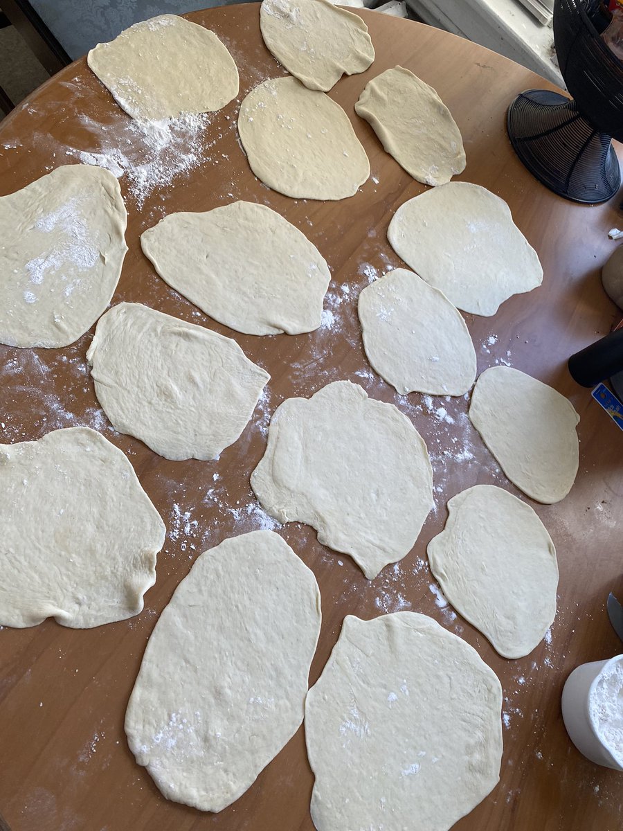 oooMONAooo's tweet photo. No school today! What to do? Make #arabicbread I haven’t made it in 20 years but came out #delicious ! https://t.co/SnzxWJDxoR