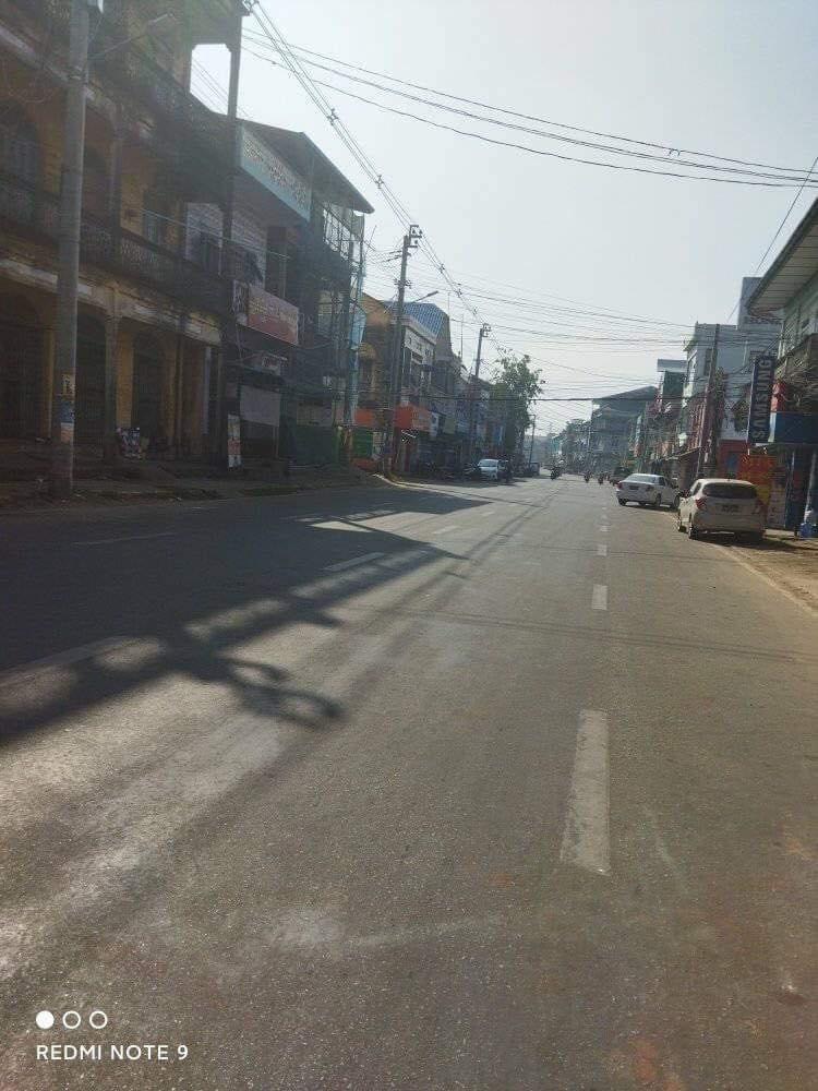 TheChindwin's tweet photo. #Silent Strike in Myanmar 
Scenes of empty roads in #Mawlamyine – the capital city of #Mon State as people are fully observing “Silent Strike”. 
Photo - CJ https://t.co/dRTFkosG2s