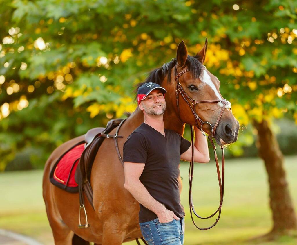 willowbrookpark's tweet photo. Me and my Rocketman, Elton. Thanks to the amazing @bridierosephoto for her talented photography. Had an absolute blast. ❤️
.
.
.
#lordcowell #willowbrookparknz #equestrian #equestrianlife #horse #horsesofinstagram #portrait #portraitphotography #equineph… https://t.co/haXgrVDW4y https://t.co/S8t4IxVKrb