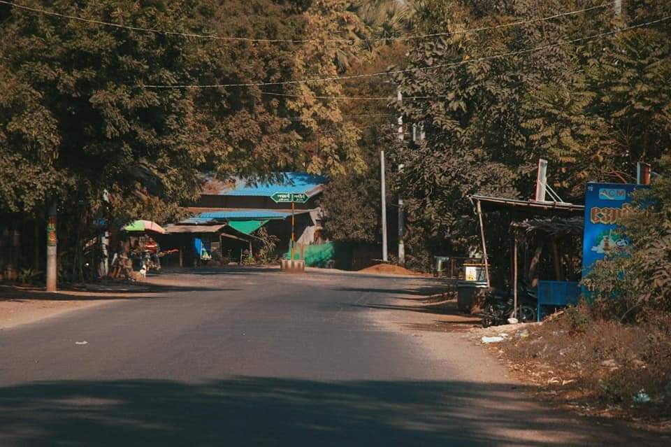Khithitofficial's tweet photo. စစ်အာဏာရှင်​တော်လှန်​ရေး အသံတိတ်သပိတ်တွင် ပါဝင်​နေသည့် မ​ကွ��းတိုင်း၊ ​ရေစကြိုမြို့မြင်ကွင်းများ။ https://t.co/C8pe21M96B