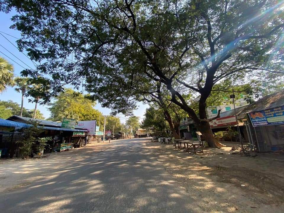 Khithitofficial's tweet photo. စစ်အာဏာရှင်​တော်လှန်​ရေး အသံတိတ်သပိတ်တွင် ပါဝင်​နေသည့် မ​ကွ��းတိုင်း၊ ​ရေစကြိုမြို့မြင်ကွင်းများ။ https://t.co/C8pe21M96B