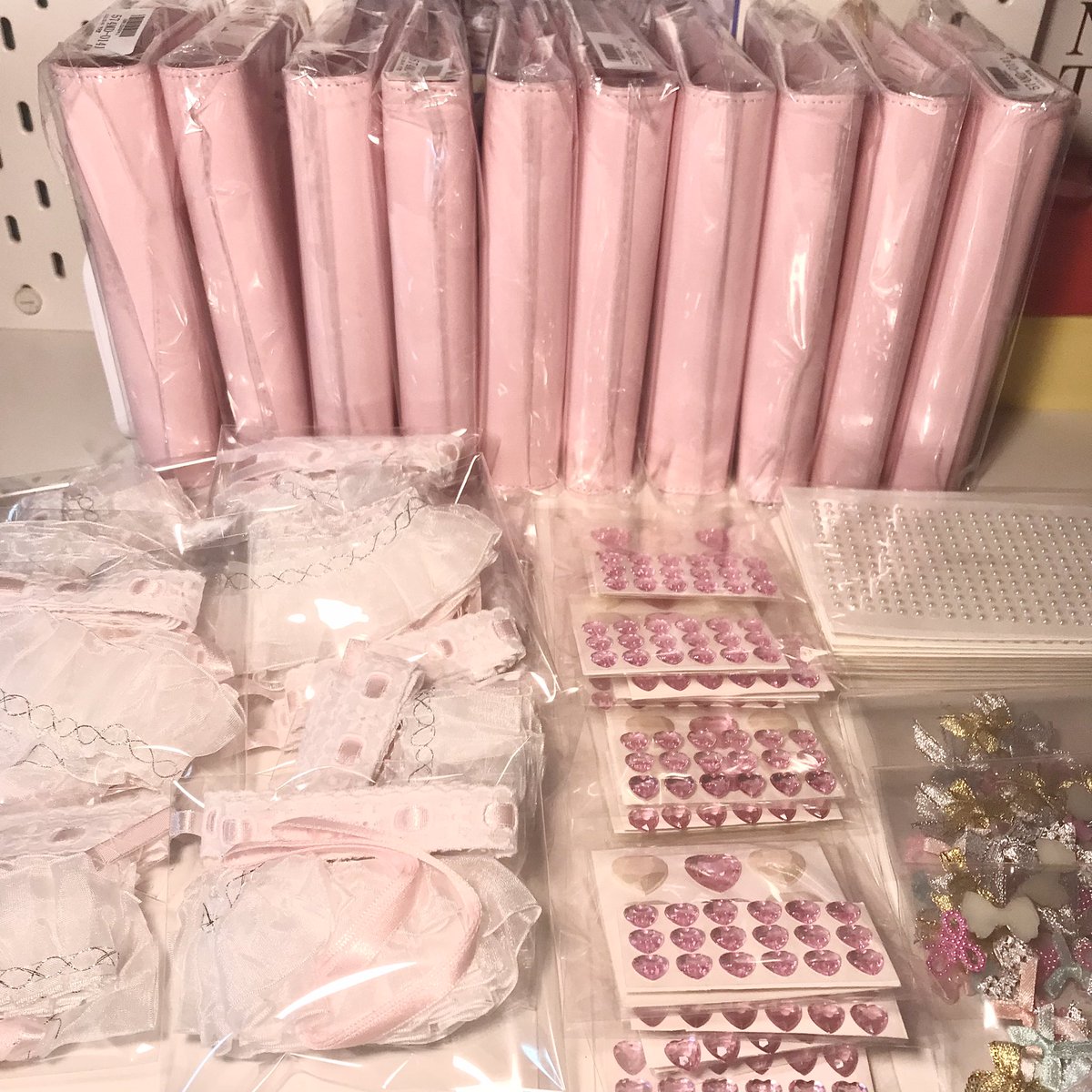 พร้อมส่ง!

｡ﾟﾟ･｡･ﾟﾟ｡
ﾟ。 เซ็ตทำไดอารี่เจ้าหญิง🎀 (only 10 set)
　ﾟ･｡･

Price : 200 รวมส่ง εїз

#ไดอารี่เจ้าหญิง #ไดอารี่ #ตลาดนัดsanrio #แฟ้มการ์ด #ตลาดนัดnct