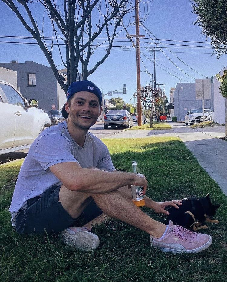 dylan o’brien smiling…that’s it that’s the tweet