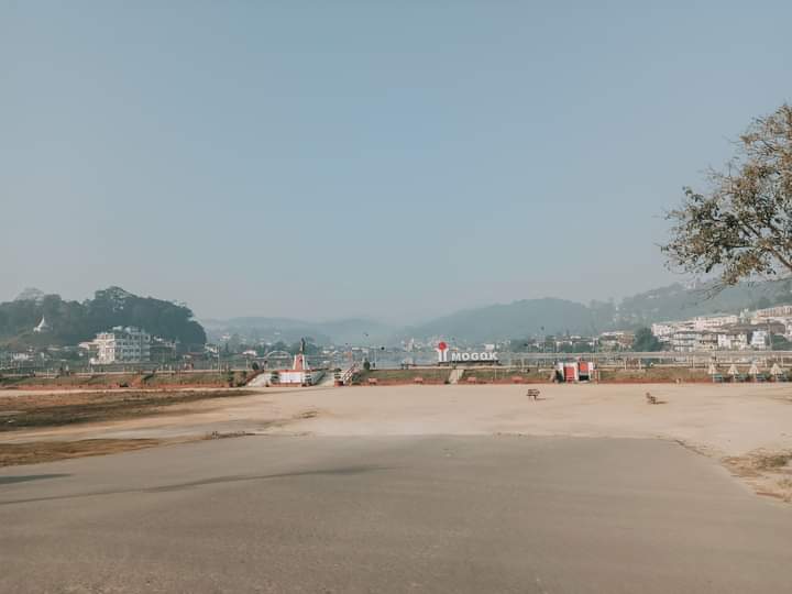 ec_chawlay's tweet photo. Scenes of empty roads in Mogok Town, Mandalay. We,  Myanmar citizens never kneel down under Military Coup. 

#SilentStrike
#RedCampaign_1YearOfRevolution
#2022Feb1Coup
#WhatsHappeningInMyanmar https://t.co/p1BjbHL34O