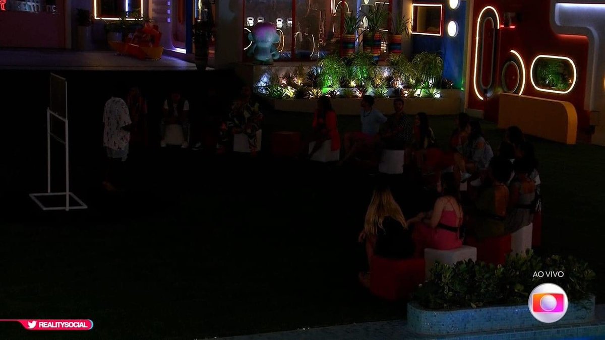 MariaTeresReal's tweet photo. Boninho por que tu não pagou a conta de e energia?
A prova que a resistência caiu. kkk piada de nerd, ninguém vai entender mano!

 #BBB22
#Nojenta
#Protagonista https://t.co/Y8AontLFH7