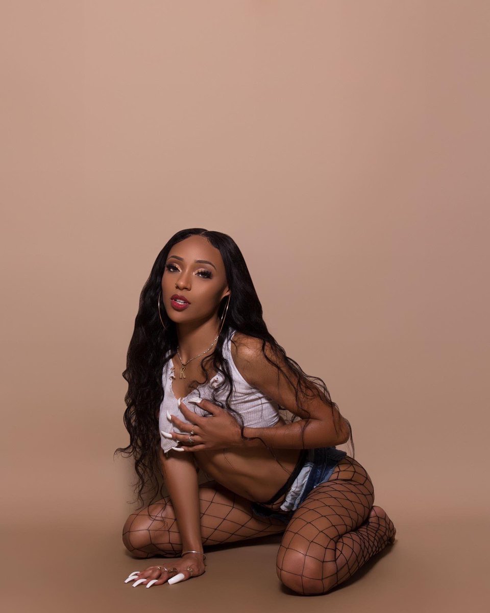 kileeyangel's tweet photo. I never posted these on here, here I am again 🤯🤩 https://t.co/limGtmARKN