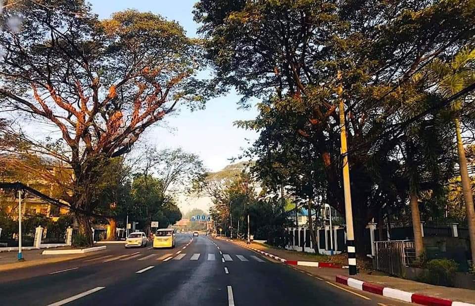 #SilentStrike in Yangon show that junta’s brutalities and threats can’t stop people’s will. It's astonishing!

#SilentStrike #2022Feb1Coup
#RedCampaign_1YearOfRevolution
#WhatsHappeningInMyanmar