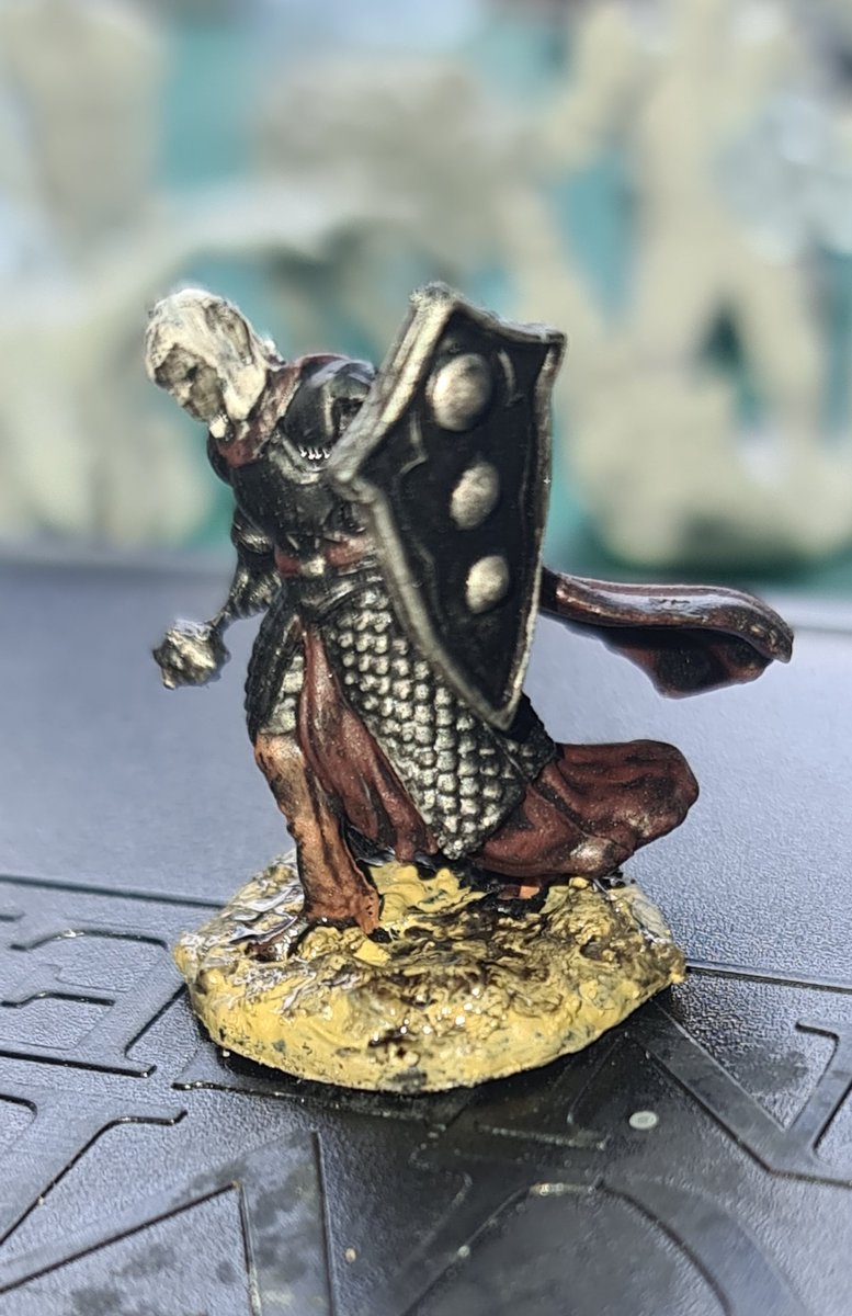 BoganPlaysCards's tweet photo. Some miniature painting therapy.  I painted up one of my friends characters. This is Malak the second. A drow grave cleric. A gentleman of questionable morals. #miniatures #Character #DnDcharacter #drow #miniaturepainting https://t.co/QnHEXAqD4j
