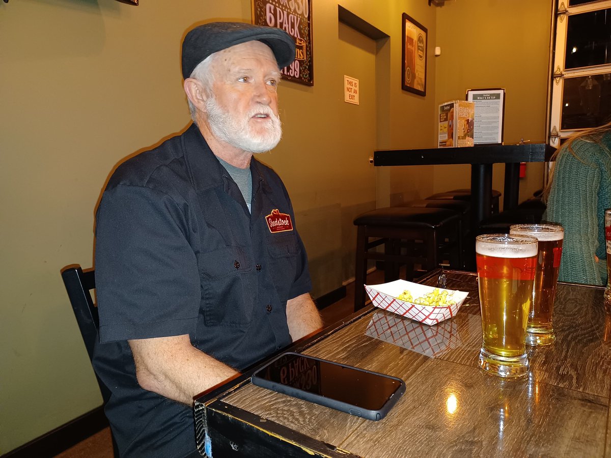 One of just three U.S. breweries to get a decades-dormant strain of Czech malt, <a href="/SeedstockBrew/">Seedstock Brewery</a> copied its Czech Pilsner recipe, with only the malt changed. And a side-by-side comparison is fascinating: beerrunblog.blogspot.com/2022/01/revivi…