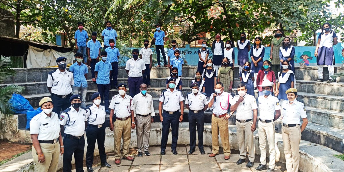 KRPURATRAFFIC's tweet photo. @DCPTrEastBCP @blrcitytraffic @jointcptraffic @BlrCityPolice @bcptwo Traffic awareness program conducted to the students at traffic park along with traffic wardens of KR PURA zone. https://t.co/QmaQ8ripnC
