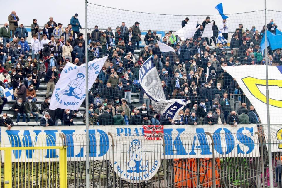 ACPRATO1908's tweet photo. Unici 🤍💙 https://t.co/VuHHHCYLpA