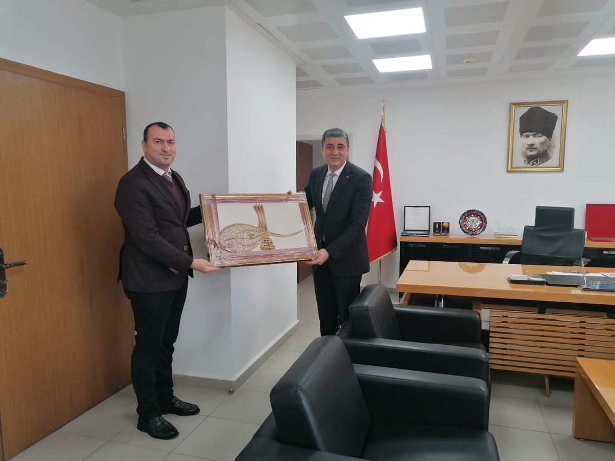 Hatay Tapu ve Kadastro 12.Bölge Müdürü Sayın Tamer TAŞKIRAN Reyhanlı Kaymakamı Sayın Yasin ÖZTÜRK’ü makamında ziyaret ederek kurumumuz çalışmaları hakkında bilgilendirmede bulunmuştur.