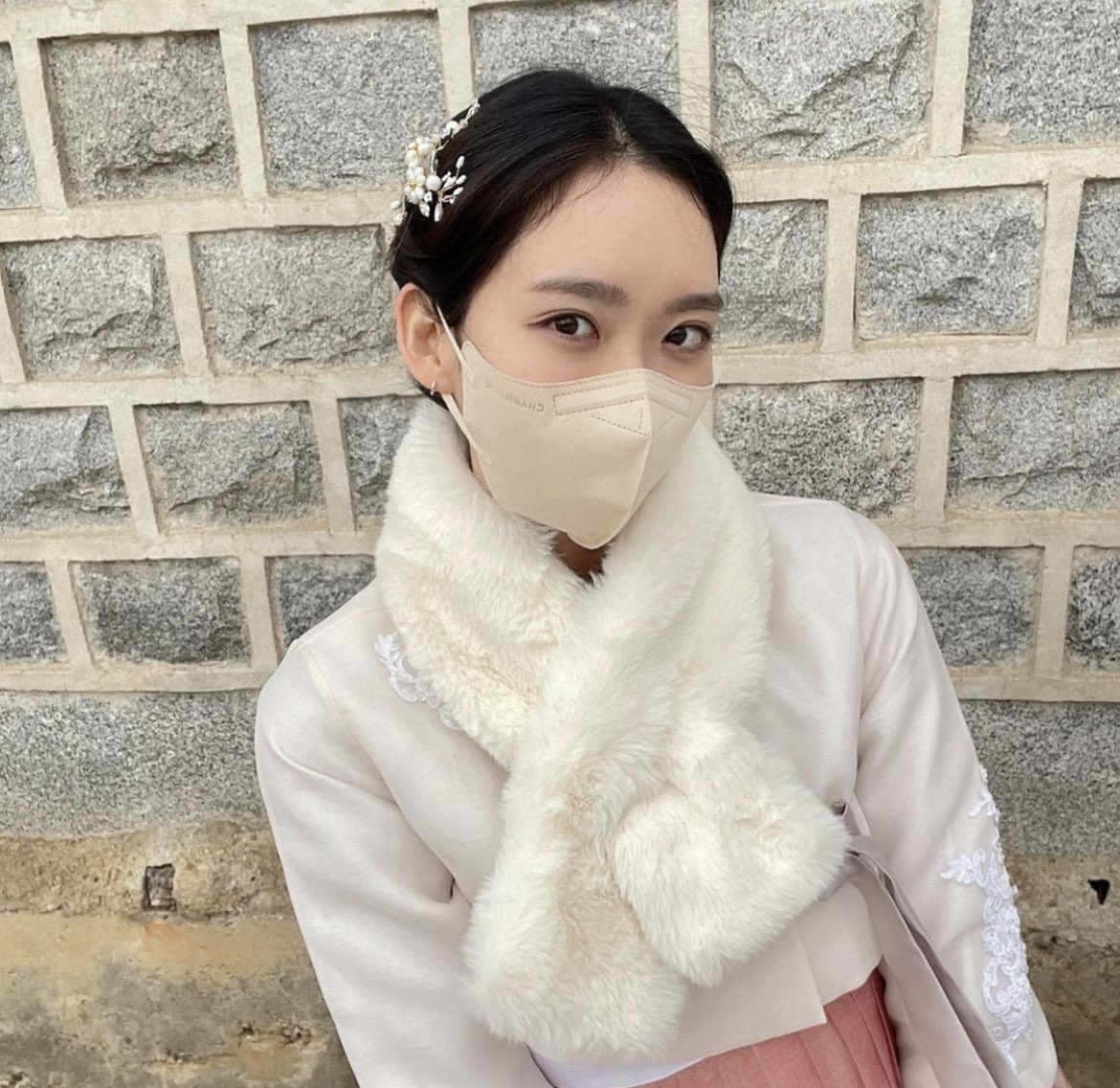 morejoooo's tweet photo. 한복 지현 체고야 💜💖 https://t.co/5XEroUNbUH