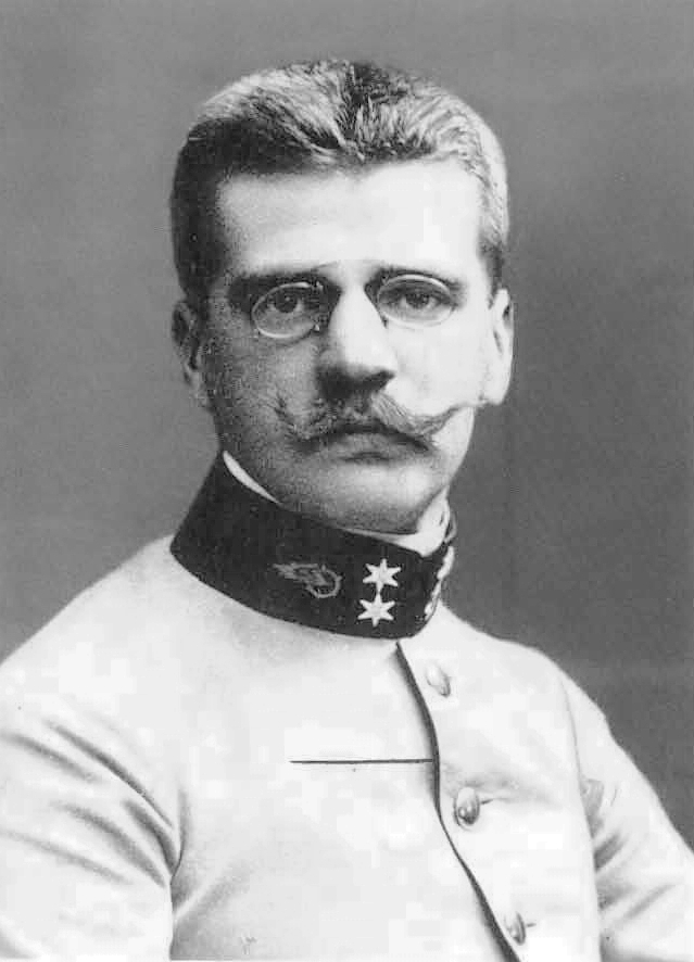 FranzLovers99's tweet photo. Fear our might, pitiful allies! Gunther Burstyn will crush the heads under your leather caps with his marvelous tank project! #ColegioHeidelberg #WorldWarOne https://t.co/Wg8NzmJgBM